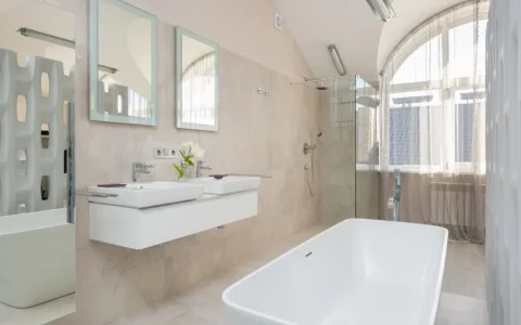 Comment avoir plus de luminosité dans sa salle de bain ?
