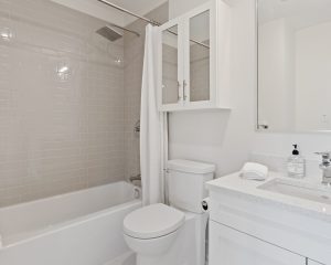 Comment aménager une petite salle de bain ?